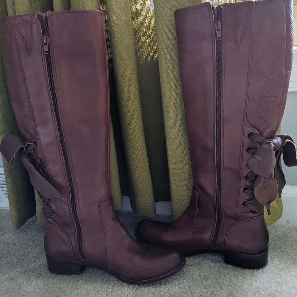Gianni Bini Bow Boots - Picture 2 of 10